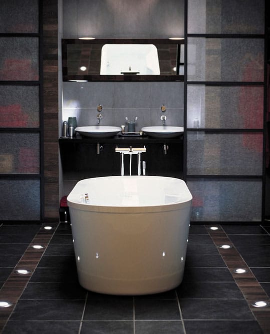 Salle de bain noire