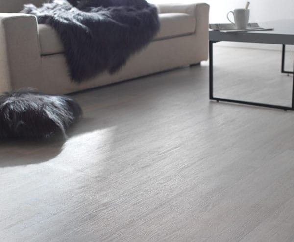 Salon parquet blanc