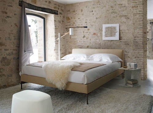 Chambre murs en pierre