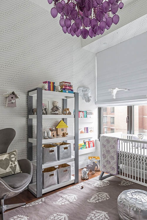 Chambre de bébé moderne grise