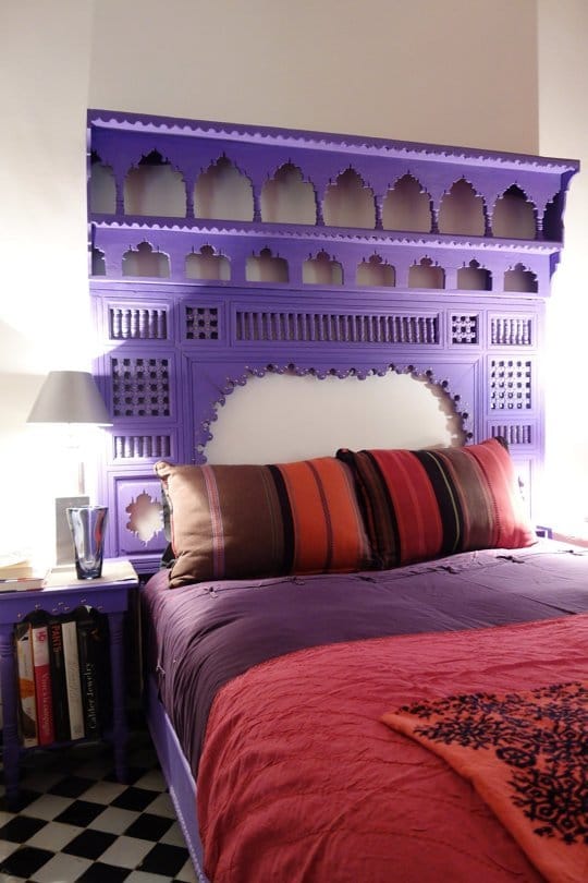 pied-à-terre au Maroc déco violette chambre