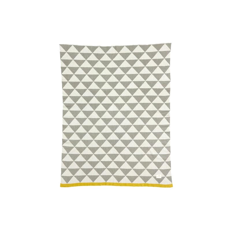 couverture-triangles-gris-ferm-living