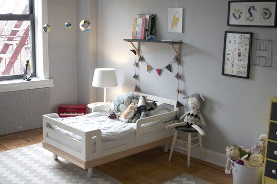 chambre d'enfant grise