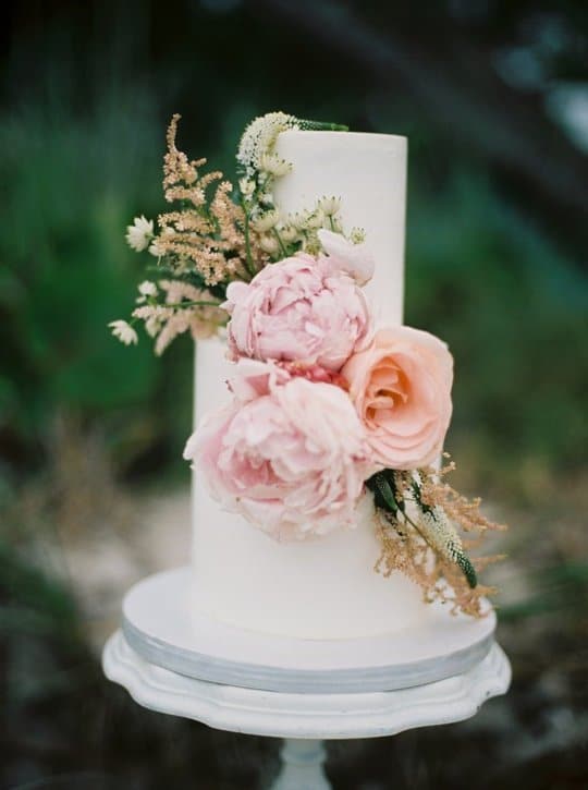 Gateau de mariage fleuri 9