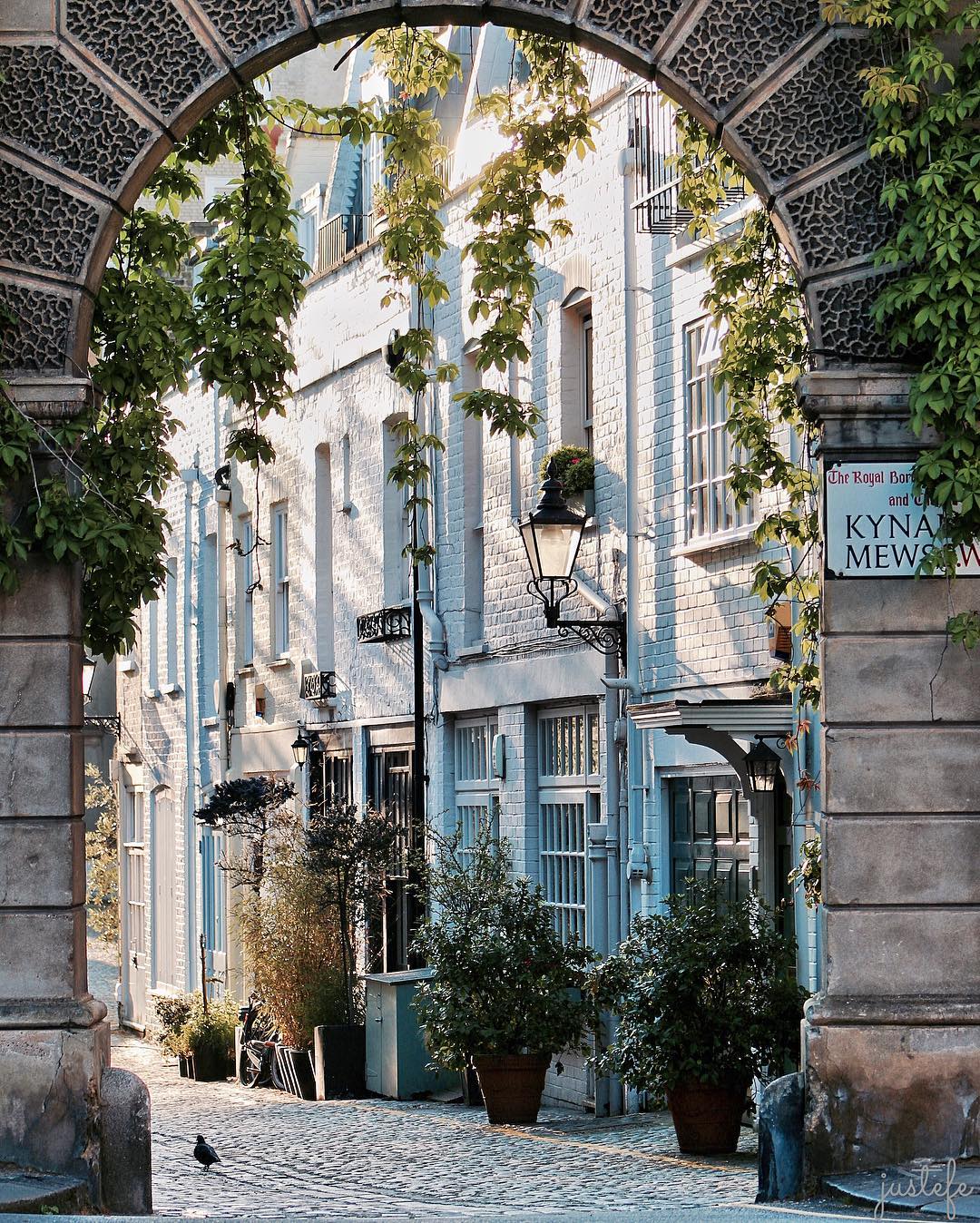 maisons londoniennes façades colorées Notthing Hill