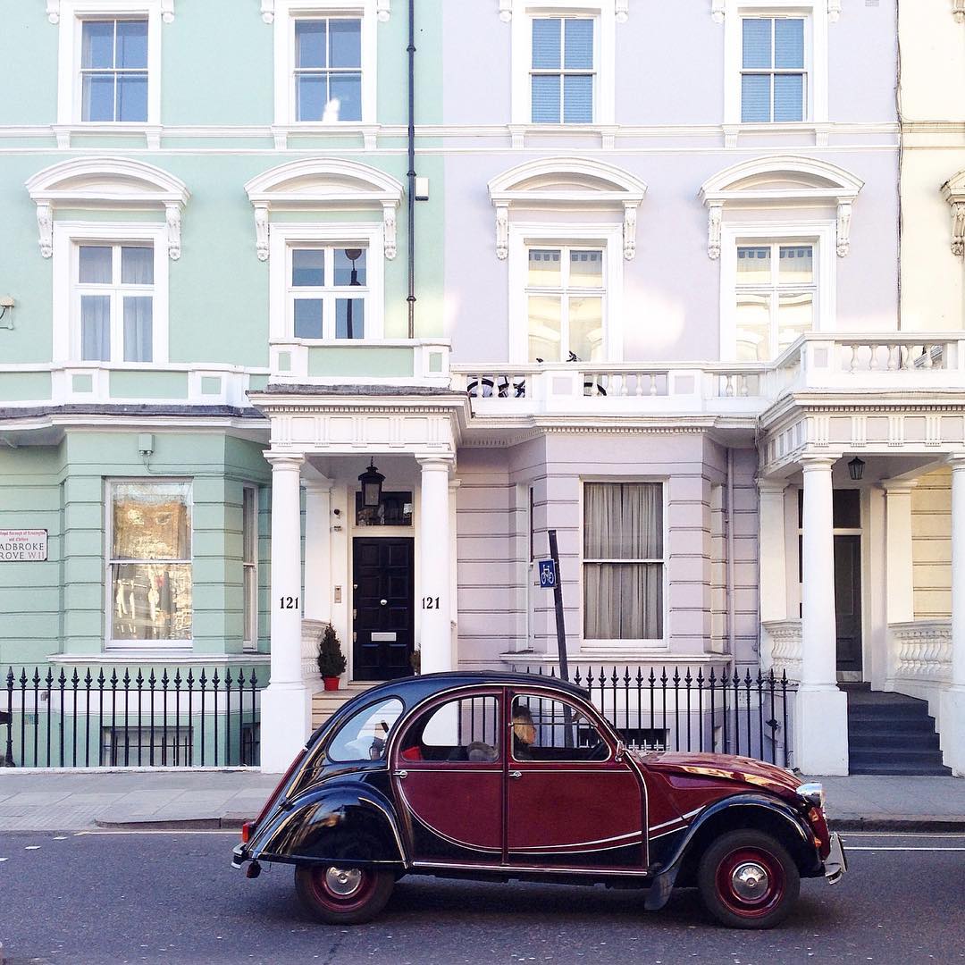maisons londoniennes façades colorées Notthing Hill