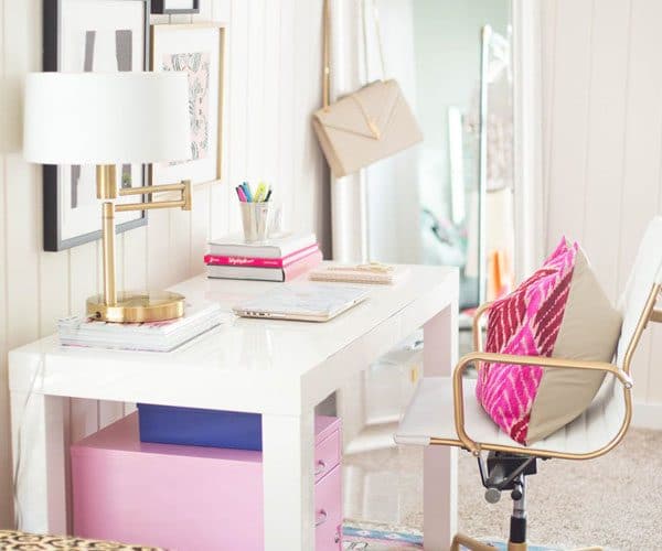 bureau féminin déco rose et blanche