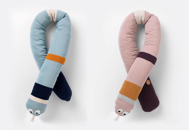 coussins serpents rose et bleu ferm living kids 2017