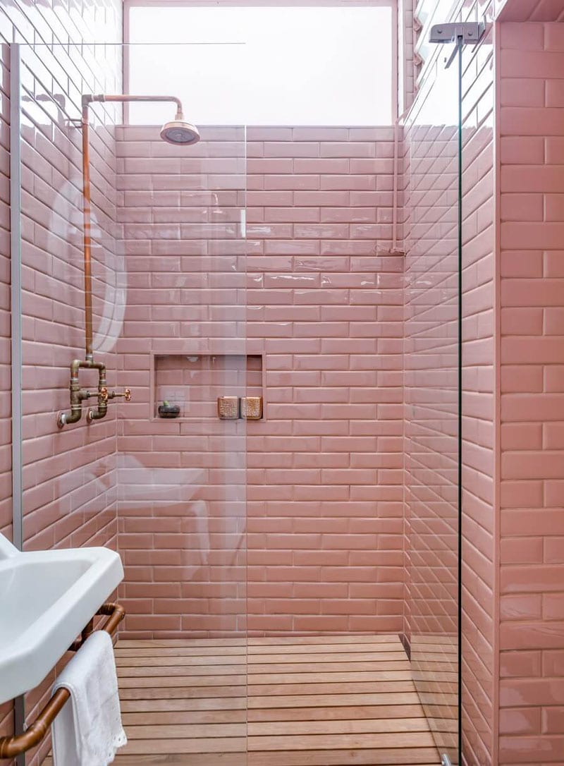 salle de bain féminine rose