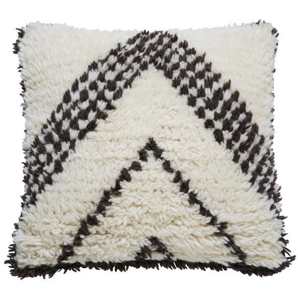 Maisons du monde juin 2017 coussin noir et blanc