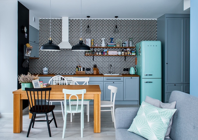 déco ambiance scandinave frigo smeg turquoise