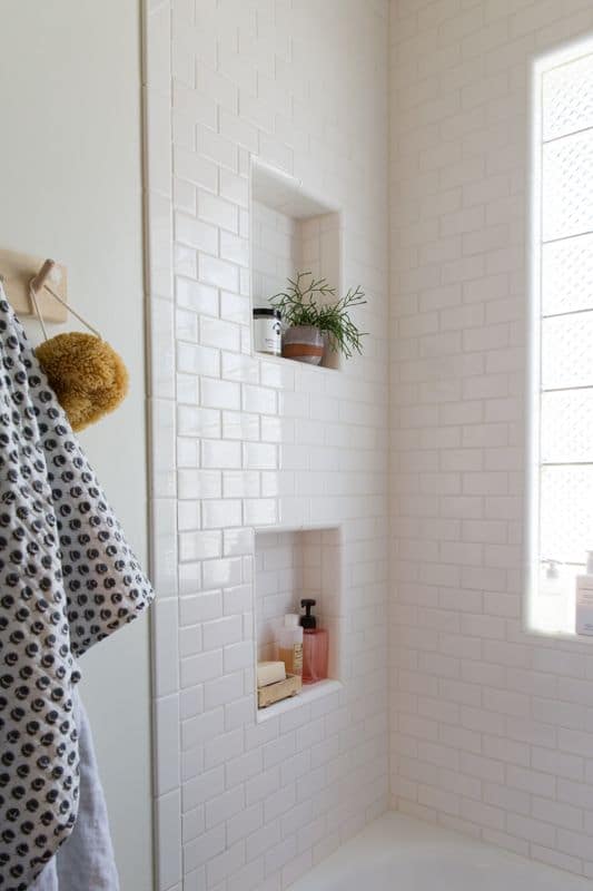 salle de bain blanche