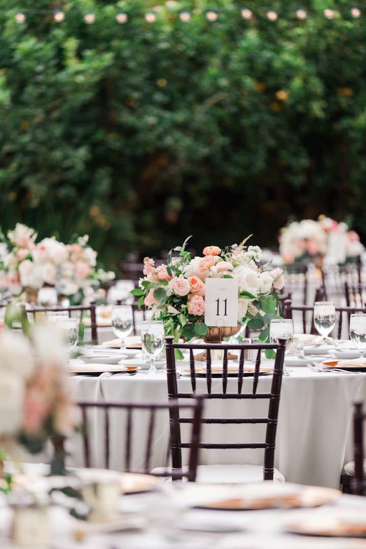 décoration de mariage tables fleuries