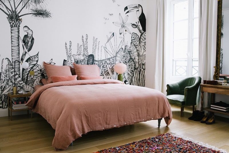 chambre à coucher rose pastel et verte