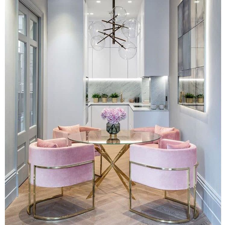Cuisine moderne fauteuils rose pastel