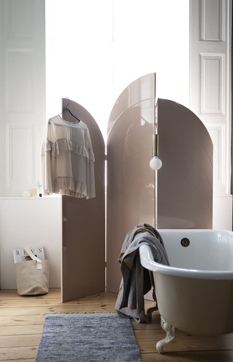 salle de bain scandinave showroom Ferm Living