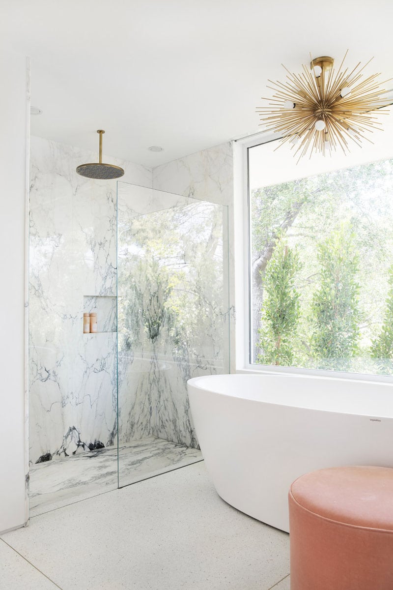 salle de bain douche italienne en marbre inspiration déco