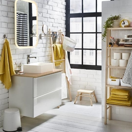 Ikea salle de bain contemporaine blanche et jaune
