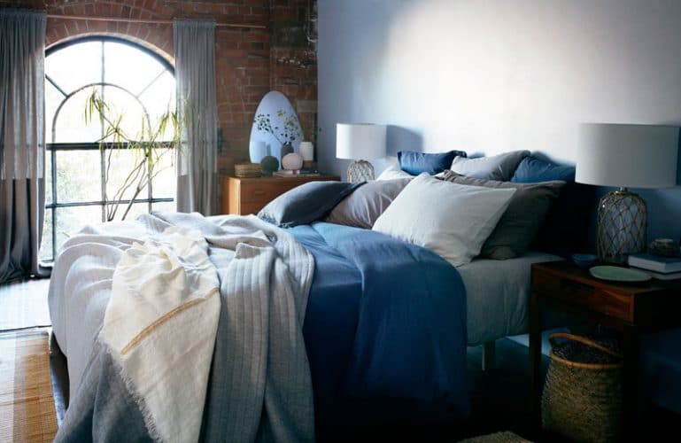 chambre cocooning bleue et grise