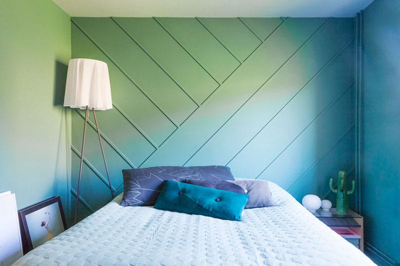 maison rose chambre moderne bleue et verte