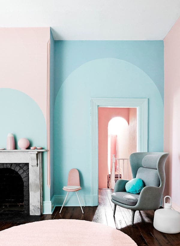 association de couleurs - salon bleu et rose pastel