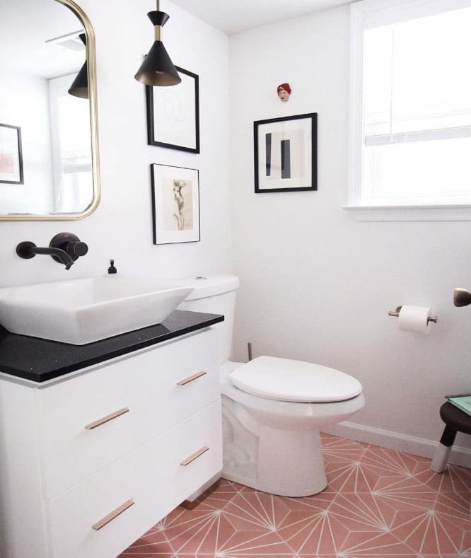 sol carreaux de ciment rose riad salle de bain - bathroom pink floor cement tiles