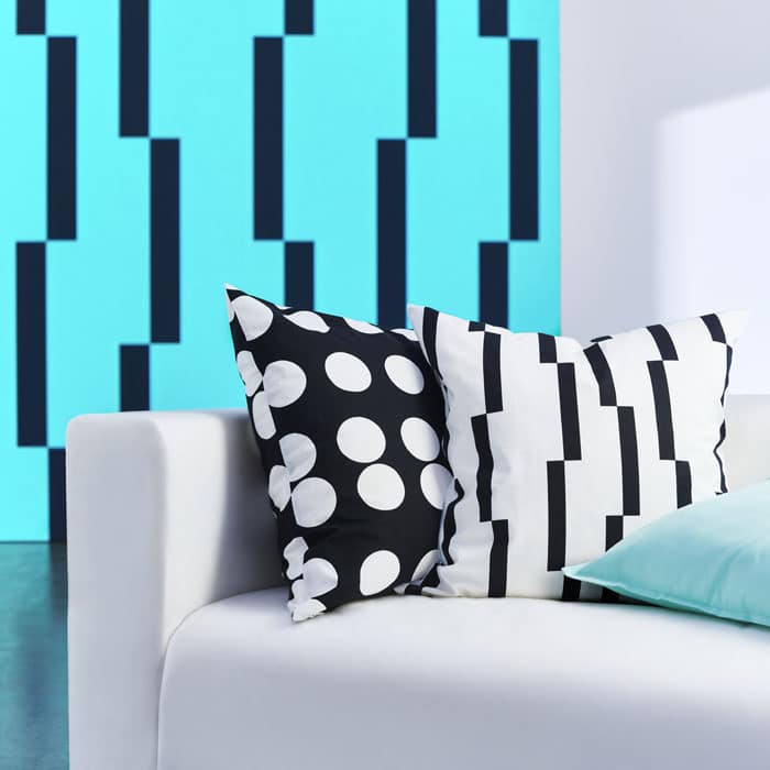 motifs graphiques noirs et blancs coussins ikea