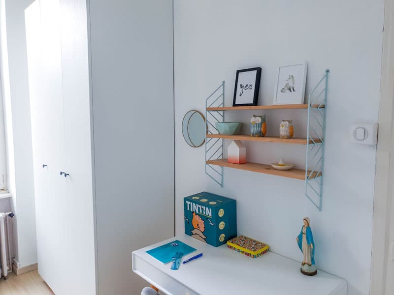 chambre enfant bureau et armoire