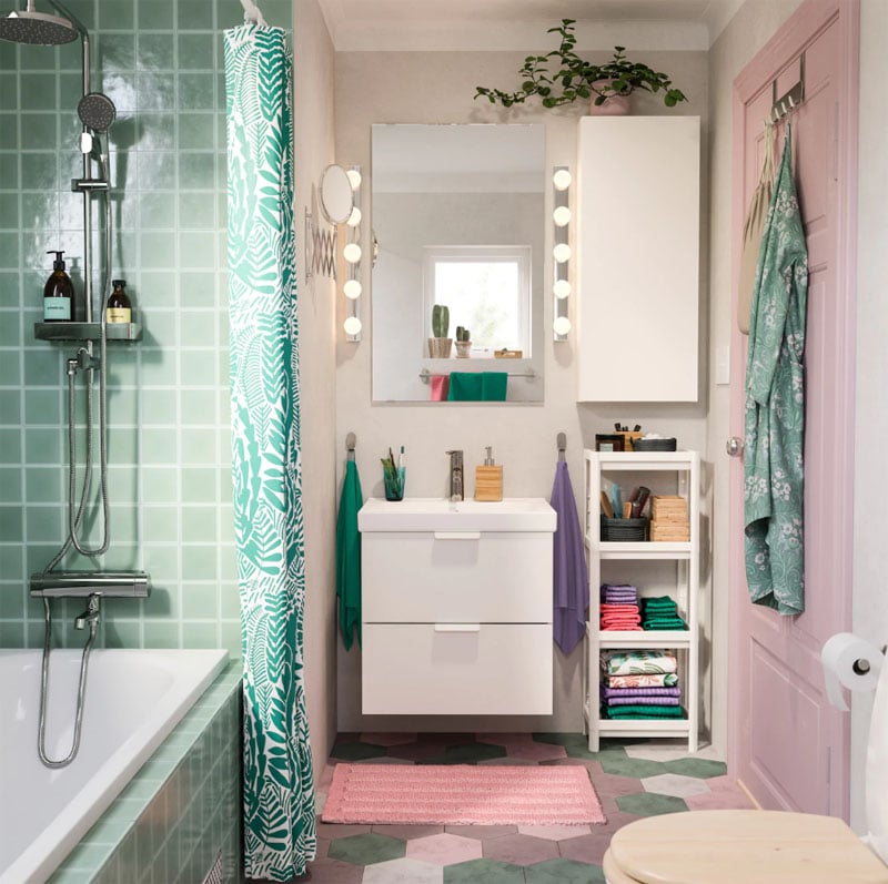 Petite salle de bain moderne rose et verte