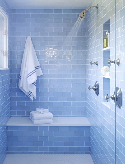 salle de bain bleue carrelage