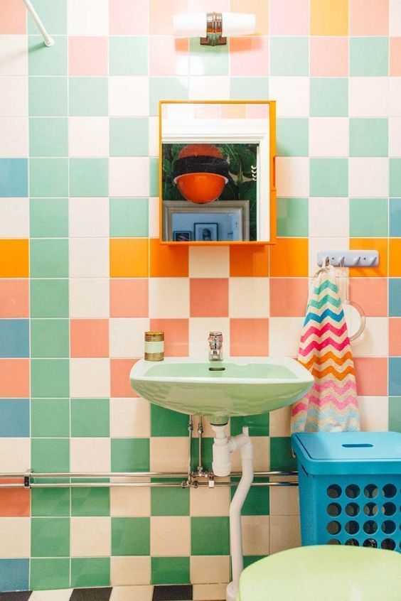 salle de bain carreaux multicolores